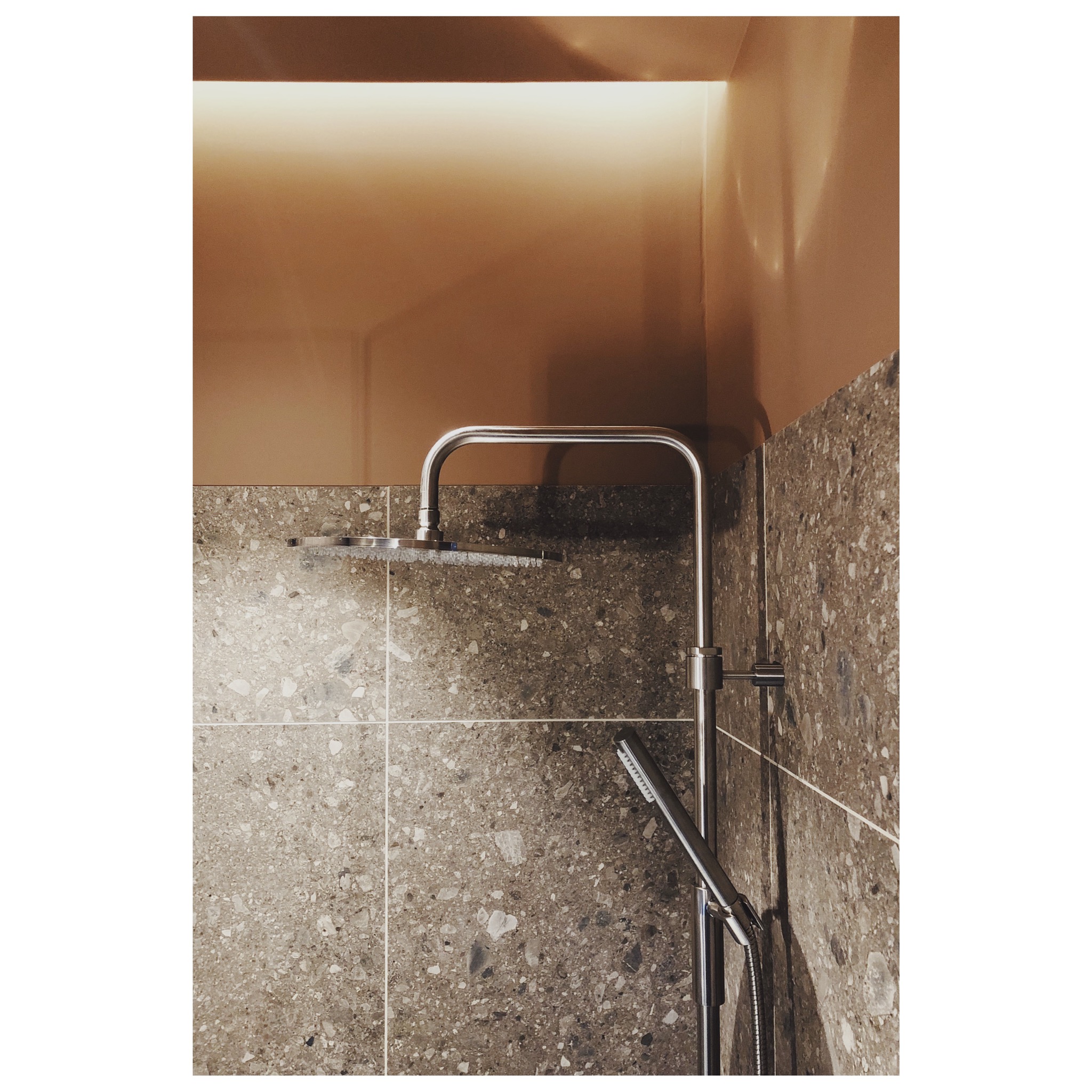 salle de douche terracotta