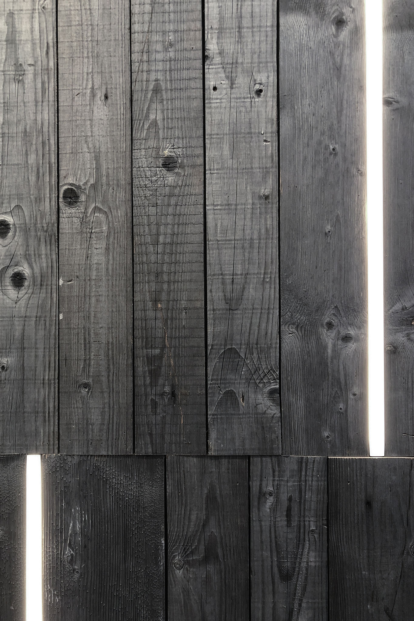 lambris bois brulée, LED