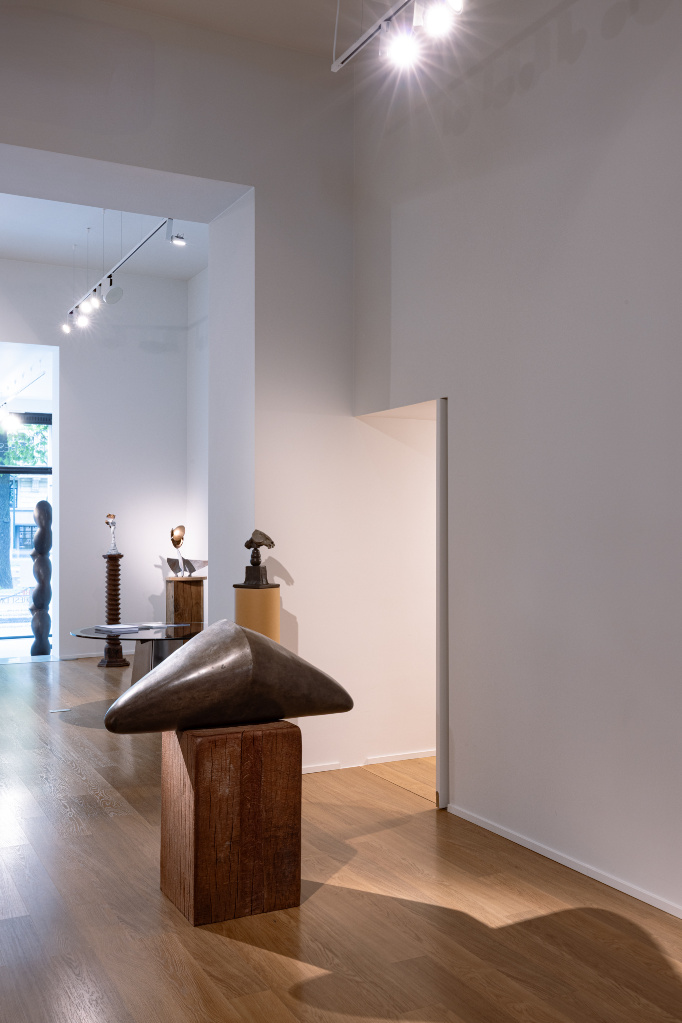 rénovation sobre d'une galerie d'art