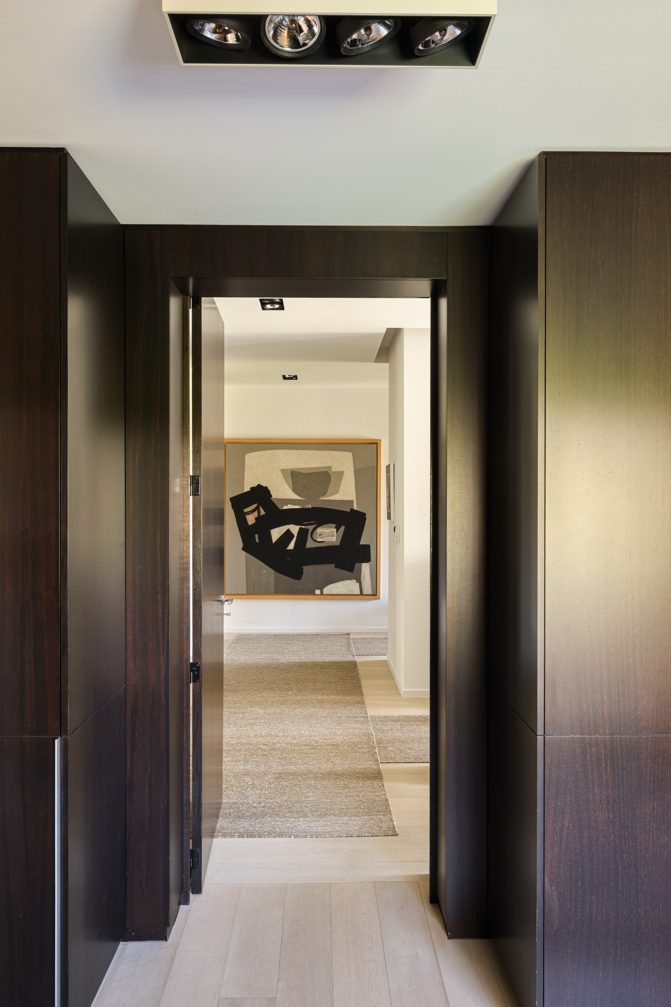 dressing menuiserie sur mesure, rénovation luxueuse d'une villa