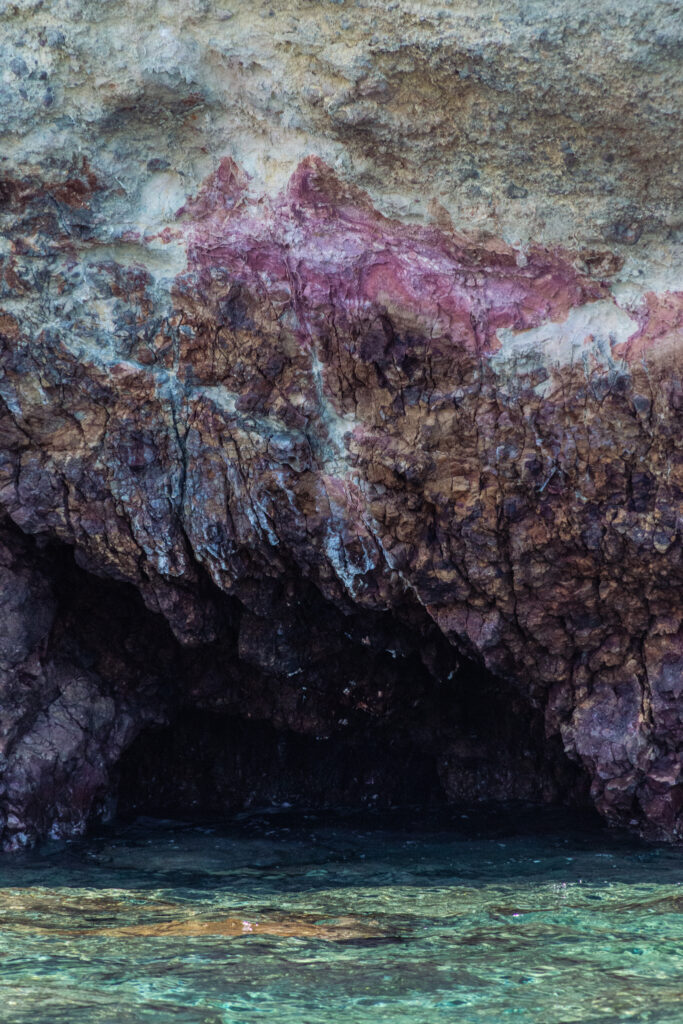 STROMBOLI - Vue sur les rochers près des émanations de souffre